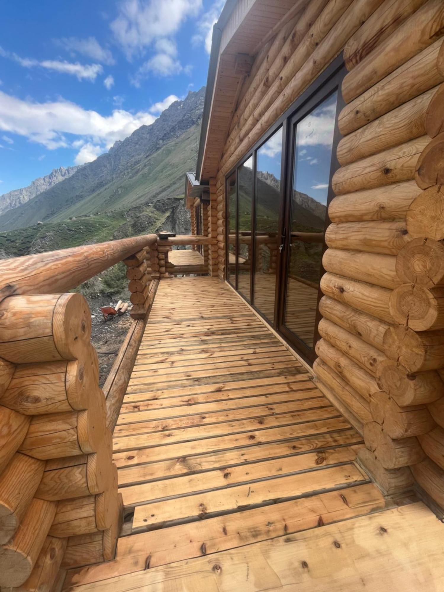 Alone Cottage Kazbegi Eksteriør bilde