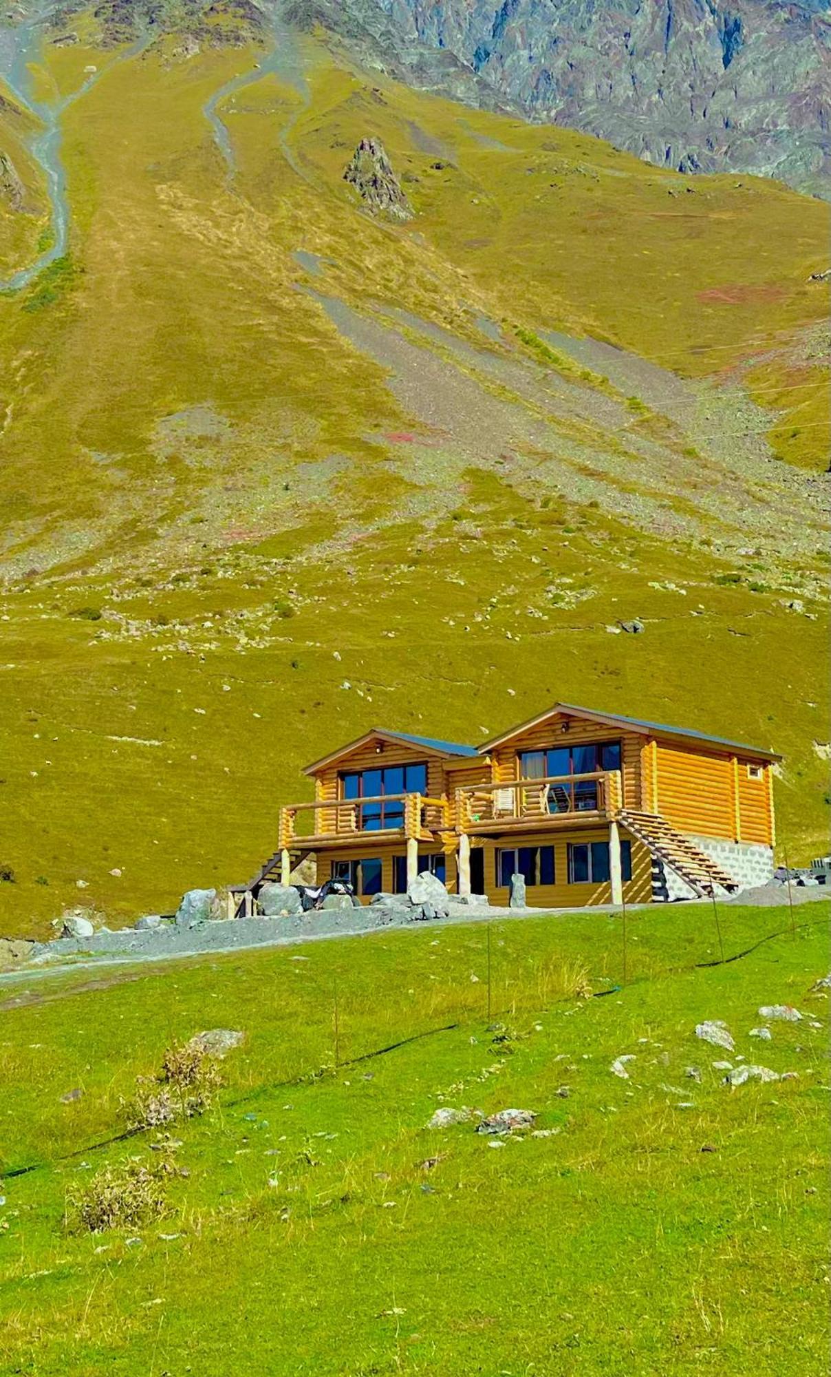 Alone Cottage Kazbegi Eksteriør bilde