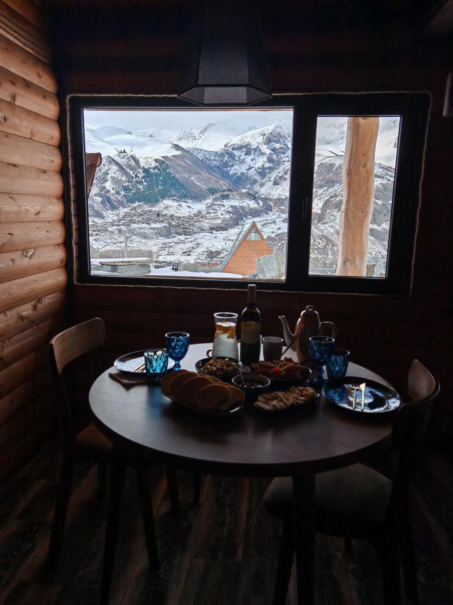 Alone Cottage Kazbegi Rom bilde