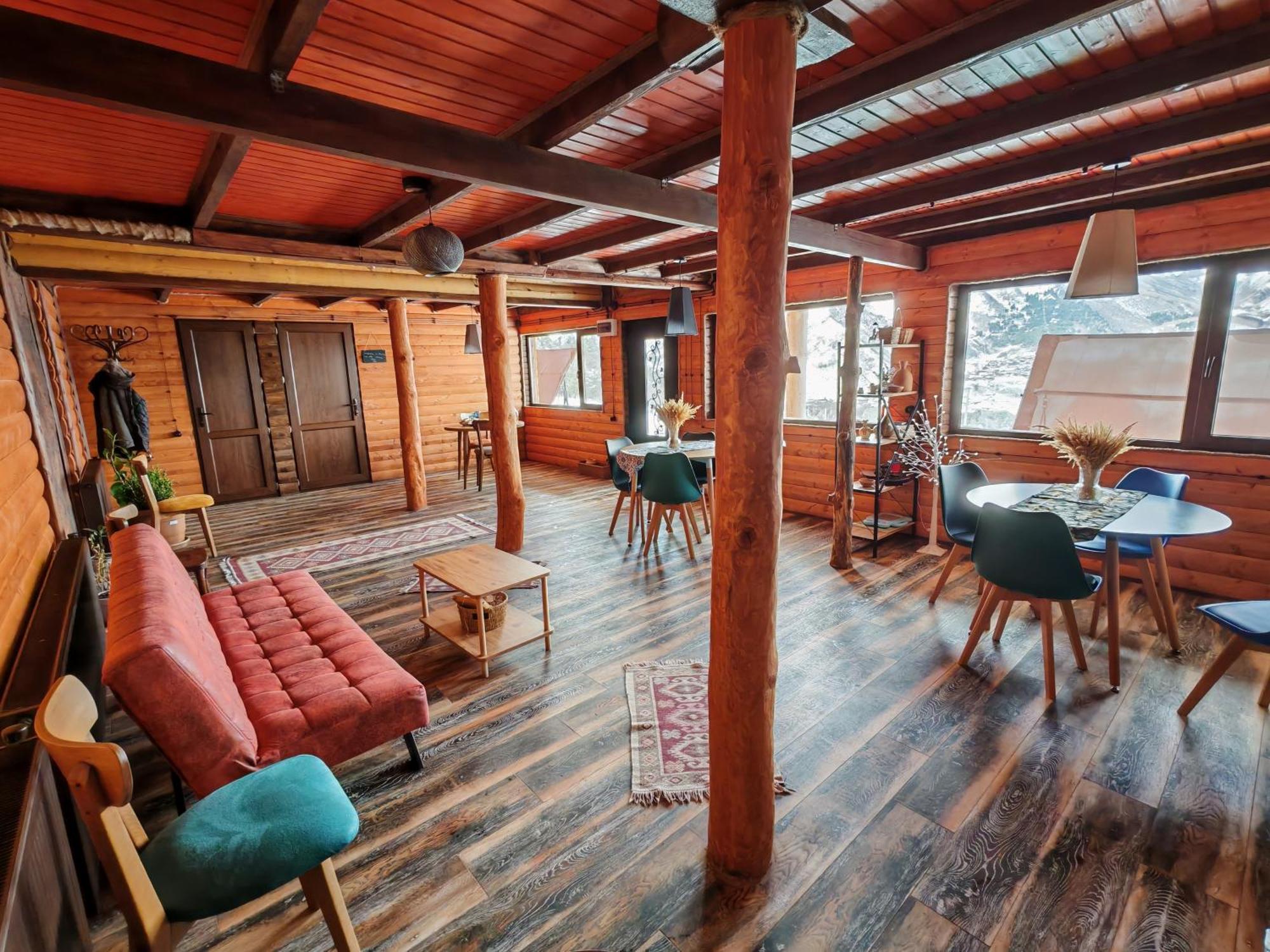 Alone Cottage Kazbegi Rom bilde